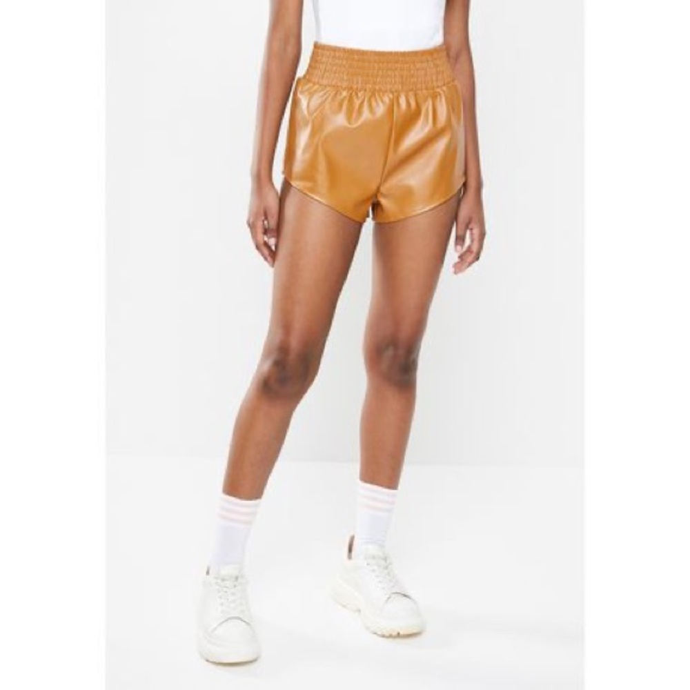 DEEP FLASTICATED WAIST BAND RUNNER SHORT